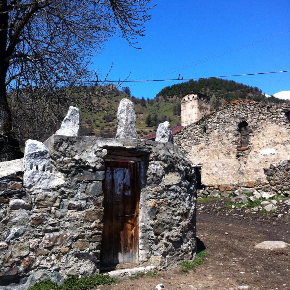 Hotel GergHouse Mestia Exterior foto